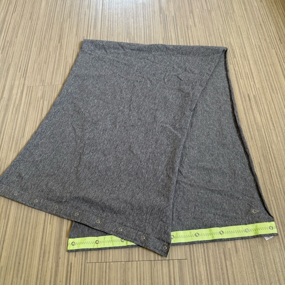 Ivivvia Lululemon Infinity scarf Village Chill
